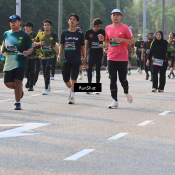 Runner Photo 7000945
