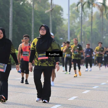Runner Photo 7001011