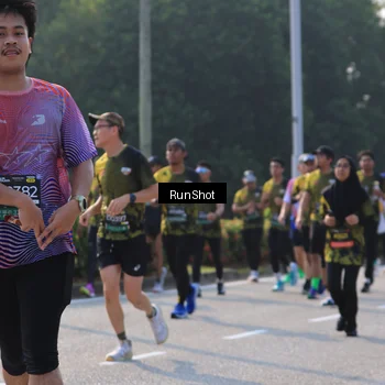 Runner Photo 7001103