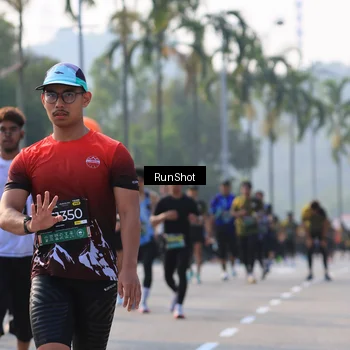 Runner Photo 7001110