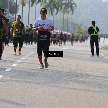 Runner Photo 7003603