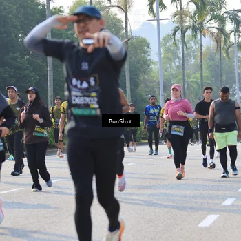 Runner Photo 7003741
