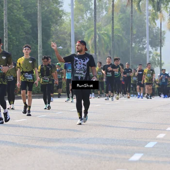 Runner Photo 7003838