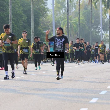 Runner Photo 7003860
