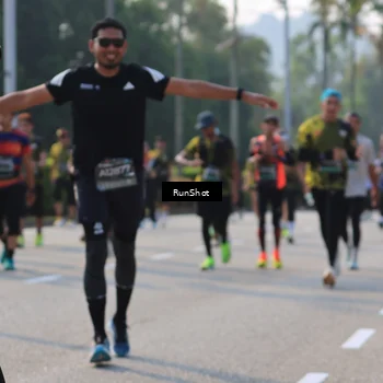 Runner Photo 7003928