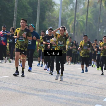 Runner Photo 7003947