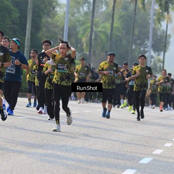 Runner Photo 7003953