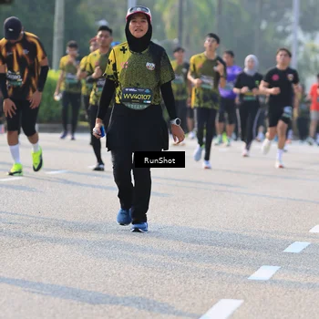 Runner Photo 7004050