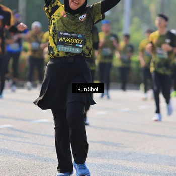 Runner Photo 7004080