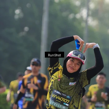 Runner Photo 7004090