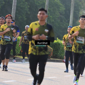 Runner Photo 7004098
