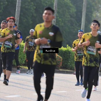 Runner Photo 7004106
