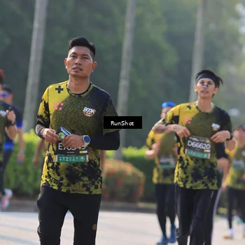 Runner Photo 7004107