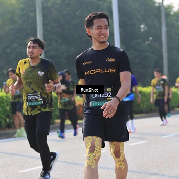 Runner Photo 7004344
