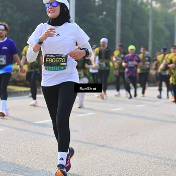 Runner Photo 7004374