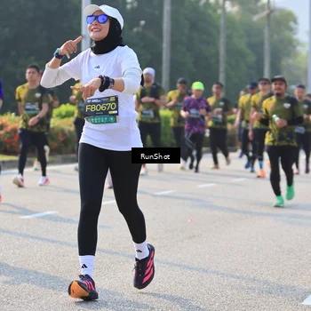 Runner Photo 7004378