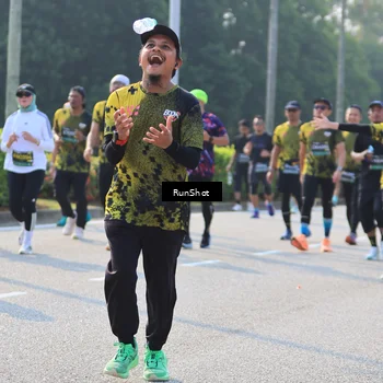 Runner Photo 7004380
