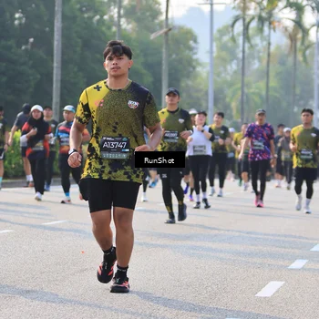 Runner Photo 7004425