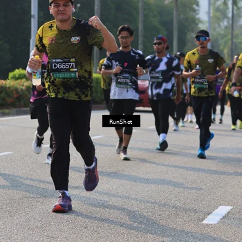 Runner Photo 7004500