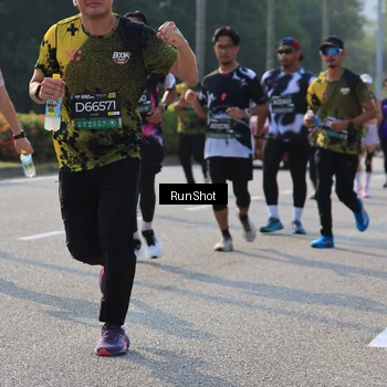 Runner Photo 7004549