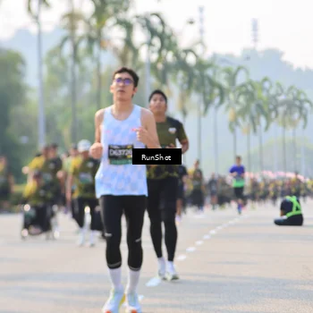 Runner Photo 7004640