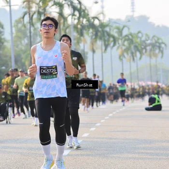 Runner Photo 7004643