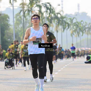 Runner Photo 7004645