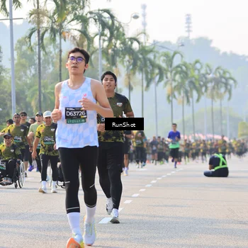 Runner Photo 7004648