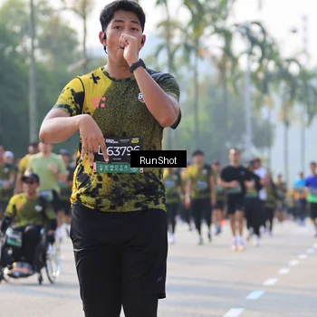 Runner Photo 7004674