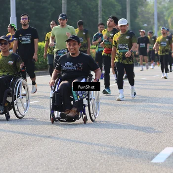 Runner Photo 7004675