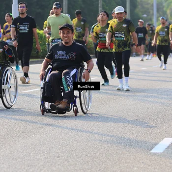 Runner Photo 7004677