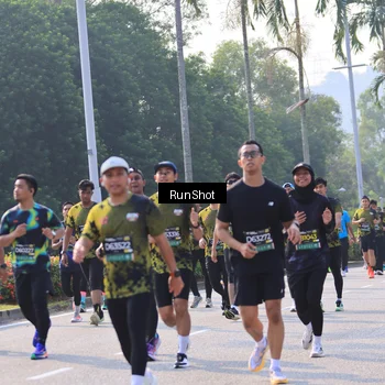 Runner Photo 7004723