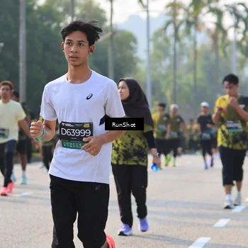 Runner Photo 7004859