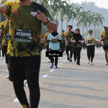 Runner Photo 7004921