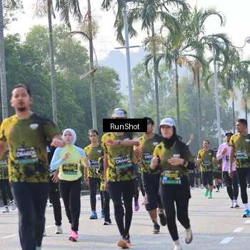 Runner Photo 7006000