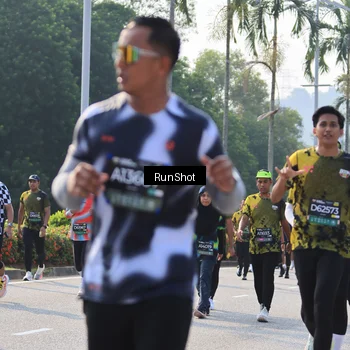 Runner Photo 7006751