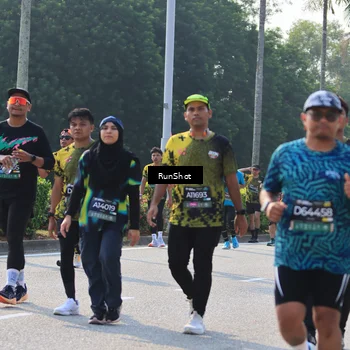 Runner Photo 7006796