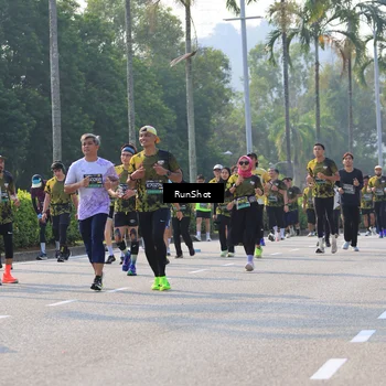 Runner Photo 7007008