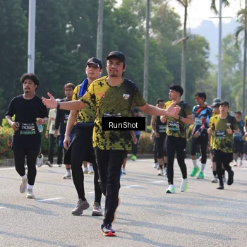 Runner Photo 7007064