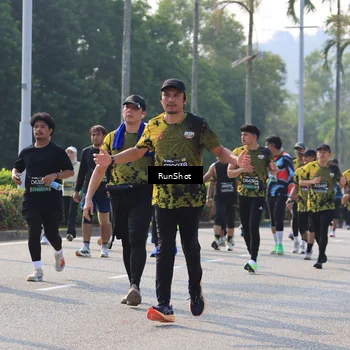 Runner Photo 7007076
