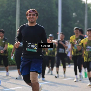 Runner Photo 7007100