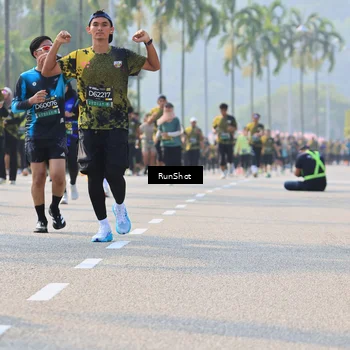 Runner Photo 7007735