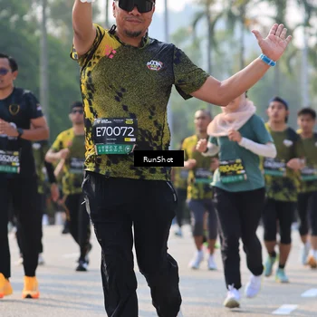 Runner Photo 7007772