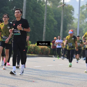 Runner Photo 7007873