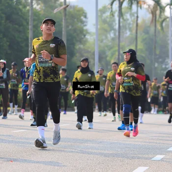 Runner Photo 7007996