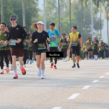 Runner Photo 7008080
