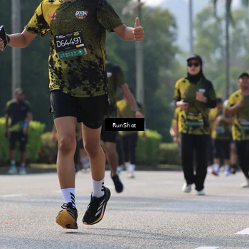 Runner Photo 7009002