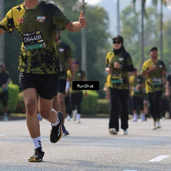 Runner Photo 7009003