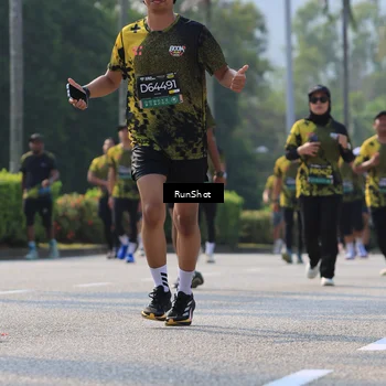 Runner Photo 7009004