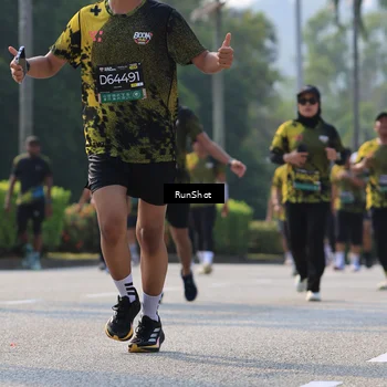 Runner Photo 7009010